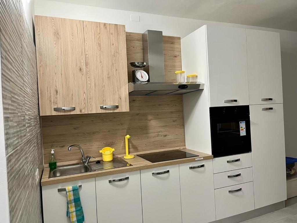 Einaudi Apartment Cologno Monzese Bagian luar foto